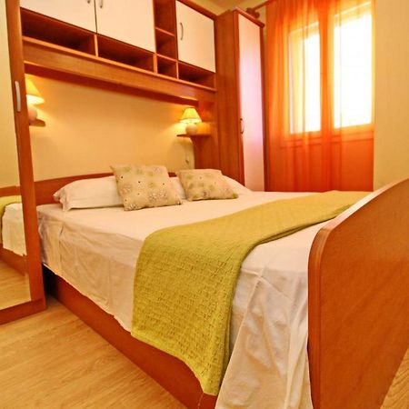 Apartments Sea Line Prigradica Rom bilde